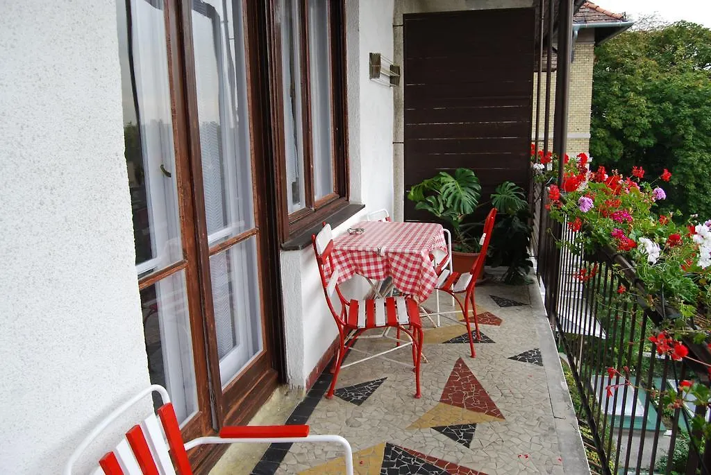 Gardonyi Vendeghaz Bed & Breakfast Budapest 2*,